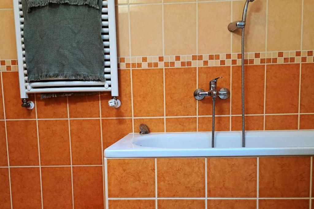 Zoeld Orom Apartman Lakas Göd Екстериор снимка